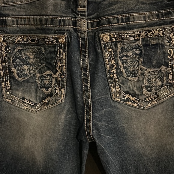 Miss Me Capri Jeans - Picture 6 of 6